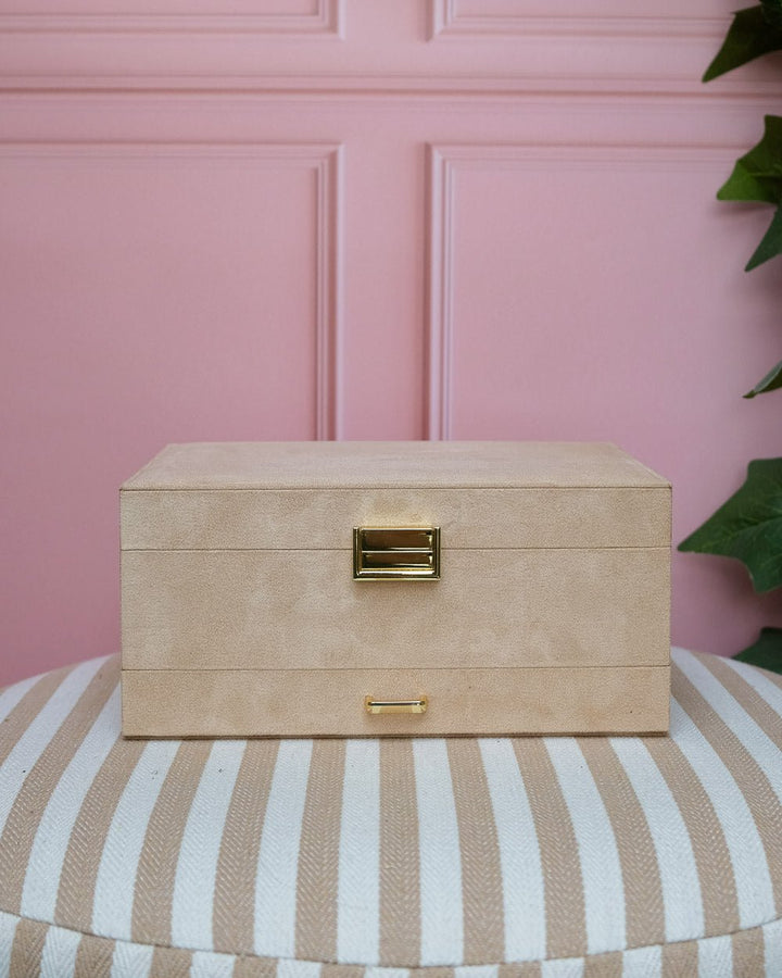 #Color_beige