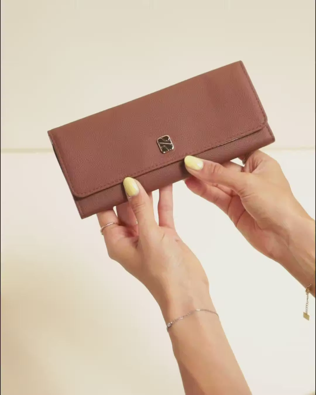 Pochette portagioie Catherine in bouclette